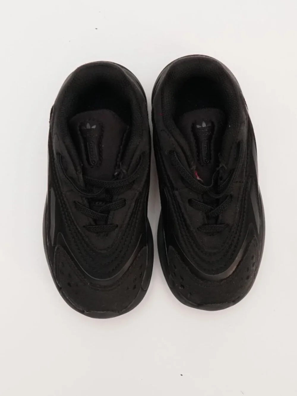 Adidas Ozelia shoes - size US 9k